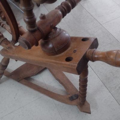 Antique Wood Thread Spinning Wheel