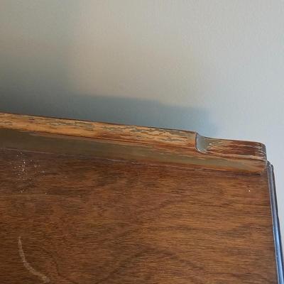 Vintage Hand-Painted Three Drawer Dresser w/Mirror. (UGB2-JS)