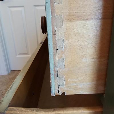 Vintage Hand-Painted Three Drawer Dresser w/Mirror. (UGB2-JS)