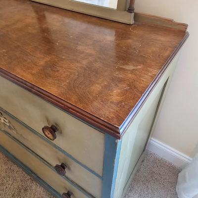 Vintage Hand-Painted Three Drawer Dresser w/Mirror. (UGB2-JS)