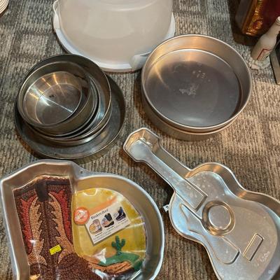 Cake pans