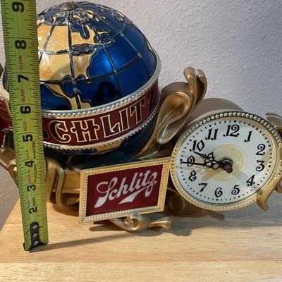 Vintage Schlitz lighted globe clock