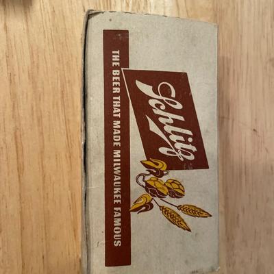 Vintage Schlitz lighted globe clock