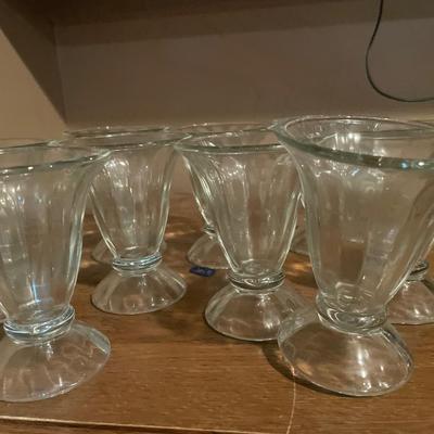 Sundae glasses with desk accessory stand