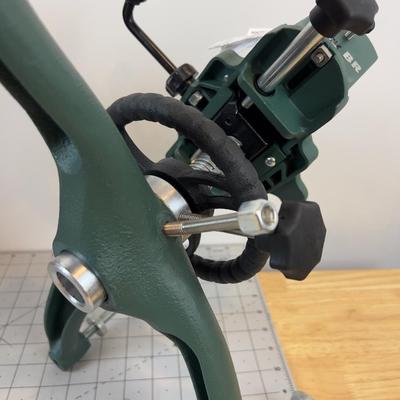 Sale Photo Thumbnail #597: 1 of the adjustment Knobs is cracked, See Photos. Otherwise NEW not used. 