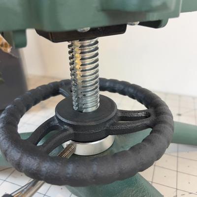 Sale Photo Thumbnail #596: 1 of the adjustment Knobs is cracked, See Photos. Otherwise NEW not used. 