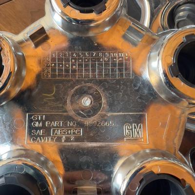 Sale Photo Thumbnail #661: CHEVY CAMARO 1997-2001 16 WHEEL RIM GM 16X8J 9592604

Wheels are in excellent condition pair with 4- oem center caps.