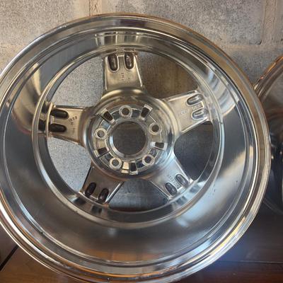 Sale Photo Thumbnail #663: CHEVY CAMARO 1997-2001 16 WHEEL RIM GM 16X8J 9592604

Wheels are in excellent condition pair with 4- oem center caps.