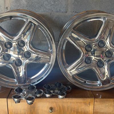 Sale Photo Thumbnail #656: CHEVY CAMARO 1997-2001 16 WHEEL RIM GM 16X8J 9592604

Wheels are in excellent condition pair with 4- oem center caps.