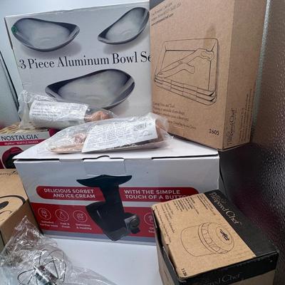 Pampered Chef & Kitchen Friends Bundle