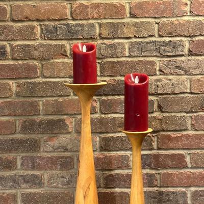 2 TALL WOODEN CANDLE HOLDERS WITH FLAMELESS CANDLES