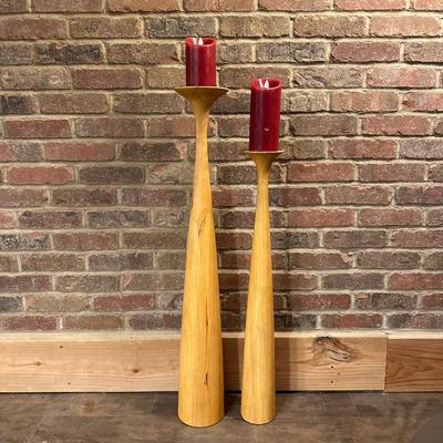 2 TALL WOODEN CANDLE HOLDERS WITH FLAMELESS CANDLES