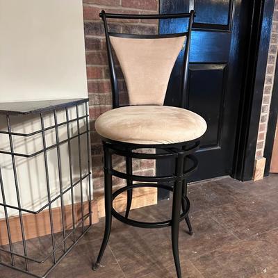 2 MICROFIBER SWIVEL BAR STOOLS WITH A METAL TRIANGLE SIDE TABLE