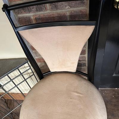 2 MICROFIBER SWIVEL BAR STOOLS WITH A METAL TRIANGLE SIDE TABLE