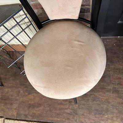 2 MICROFIBER SWIVEL BAR STOOLS WITH A METAL TRIANGLE SIDE TABLE