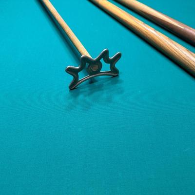 BEAUTIFUL CUSTOM MADE WORMY MAPLE SLATE POOL TABLE IN EXCELLENT CONDITION