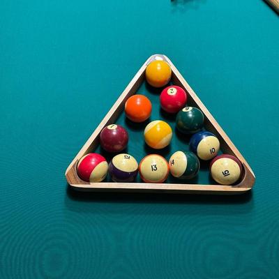 BEAUTIFUL CUSTOM MADE WORMY MAPLE SLATE POOL TABLE IN EXCELLENT CONDITION