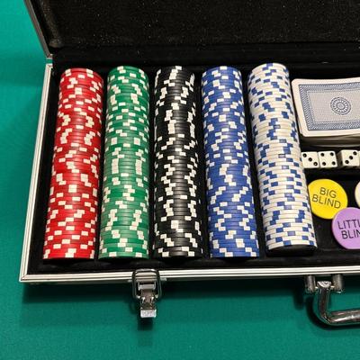 DELUXE POKER GAME SET