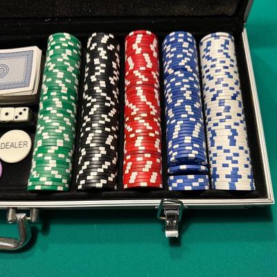 DELUXE POKER GAME SET