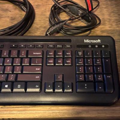 GAMING COMPUTER W/WIN 10, GAMING CHAIR, GEAR HEAD SPEAKERS, MOUSE AND KEYBOARD