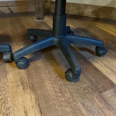 2 ADJUSTABLE GAMING CHAIRS