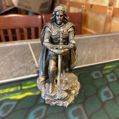 MEDIVH WARCRAFT FIGURE, KING ARTHUR AND CASTLE OF THE MAGIC DRAGON