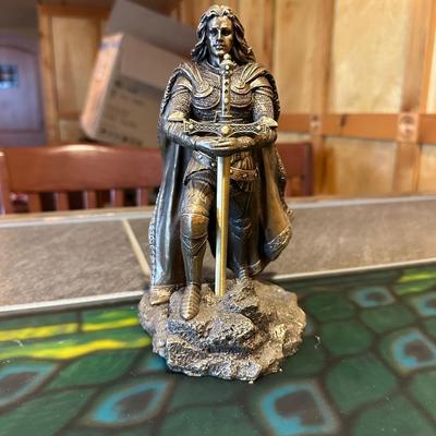 MEDIVH WARCRAFT FIGURE, KING ARTHUR AND CASTLE OF THE MAGIC DRAGON