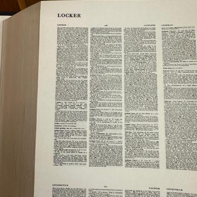 WOOD PODIUM WITH A LARGE OXFORD ENGLISH DICTIONARY