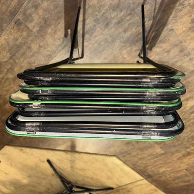 4 TV TRAYS WITH A STAND