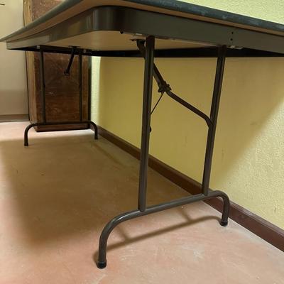 6 FOOT FOLDING TABLE