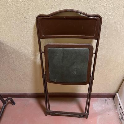 4 FOOT FOLDING TABLE AND 3 FOLDING CHAIRS