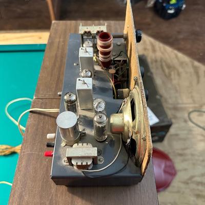 GRAYMART 2-BAND RECEIVER & A PAIR OF SPEAKERS