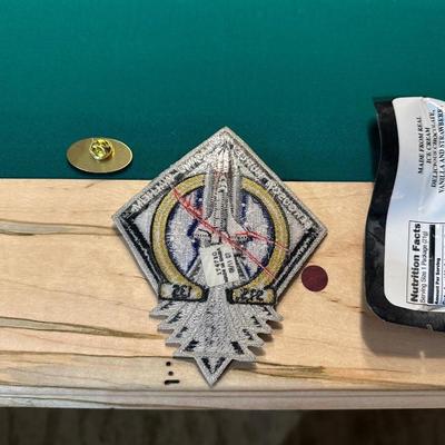 SPACE SHUTTLE ATLANTIS STS-135 FINAL MISSION NASA COLLECTOR PATCH & FREEZE DRIED ICE CREAM SPACE FOOD
