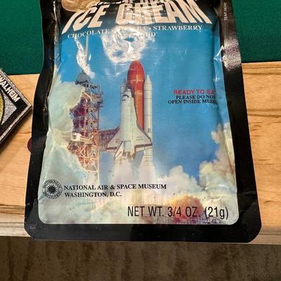 SPACE SHUTTLE ATLANTIS STS-135 FINAL MISSION NASA COLLECTOR PATCH & FREEZE DRIED ICE CREAM SPACE FOOD