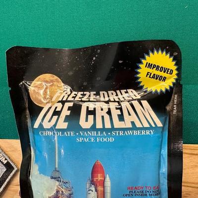 SPACE SHUTTLE ATLANTIS STS-135 FINAL MISSION NASA COLLECTOR PATCH & FREEZE DRIED ICE CREAM SPACE FOOD