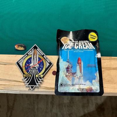 SPACE SHUTTLE ATLANTIS STS-135 FINAL MISSION NASA COLLECTOR PATCH & FREEZE DRIED ICE CREAM SPACE FOOD