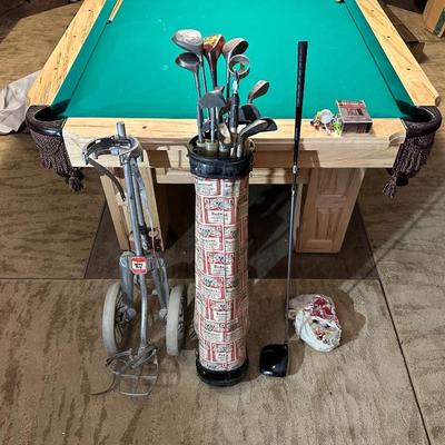 SET OF GOLF CLUBS, BUDWEISER BAG, GOLF BALLS AND DOLLY
