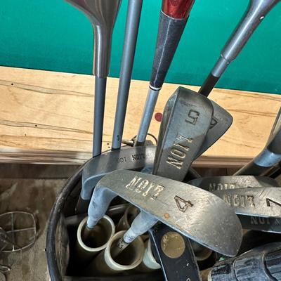 SET OF GOLF CLUBS, BUDWEISER BAG, GOLF BALLS AND DOLLY