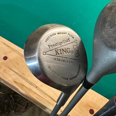 SET OF GOLF CLUBS, BUDWEISER BAG, GOLF BALLS AND DOLLY
