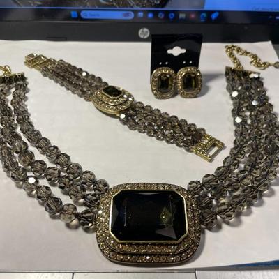 3-Piece Set "HEIDI DAUS" New Never Worn Condition Fashion Crystal Bead Necklace/Bracelet/Earrings as Pictured.