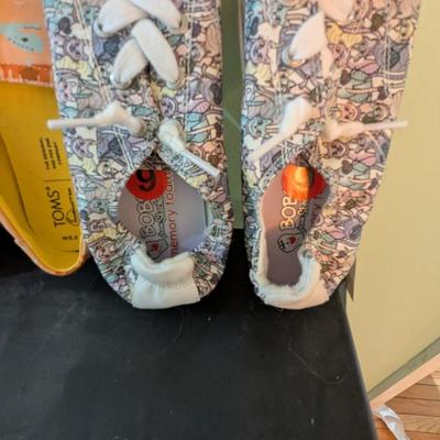 Toms Slip-On Shoes Size 5..5 (SPB)