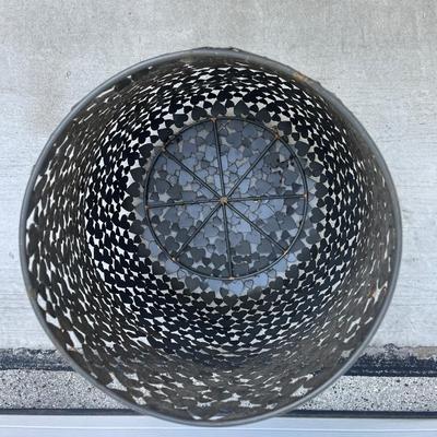 Metal Heart Motif Outdoor Side Table/Plant Stand (G-MG)