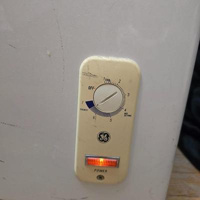 Wonderful working GE® 5.0 Cu. Ft. Manual Defrost Chest Freezer - Nice Clean unit! Just in time for hunting season!