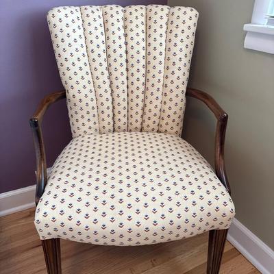 Beautiful tufted back side chair