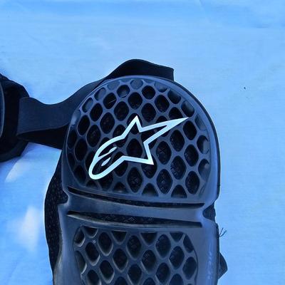 Alpinestars Motocross Boots Sizes 7,8 & 8.5 Plus Bionic Plus Knee Protectors (G-JS)