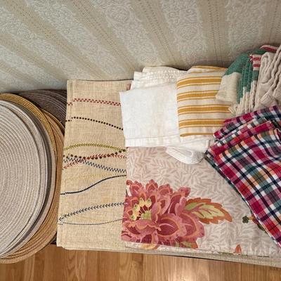 Placemats & napkins