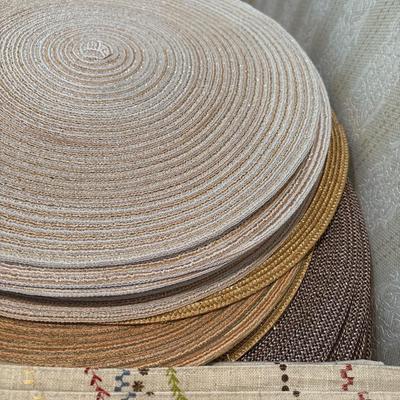 Placemats & napkins