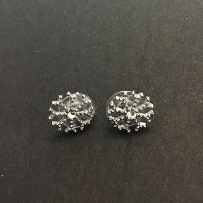 Cute snowflake stud earrings
