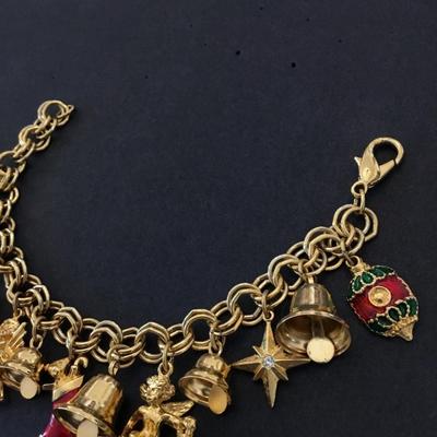 Beautiful gold tone, cherub angel Christmas charm bracelet, vintage