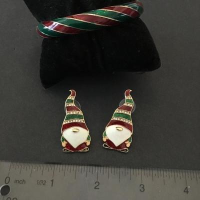 Cute vintage Gnome stud earrings and vintage bangle bracelet, Christmas holiday set
